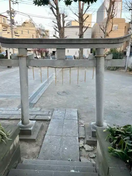 女塚神社の{uncategorized: "未分類", other: "その他", undefined: "問題あり", building: "その他建物", grave: "お墓", sacred_gate: "鳥居", guardian: "狛犬", statue: "像", buddha: "仏像", history: "歴史", nature: "自然", garden: "庭園", animal: "動物", pagoda: "塔", temizu: "手水舎", mountain_gate: "山門・神門", sanctuary: "本殿・本堂", subordinate: "末社・摂社", art: "芸術", scenery: "景色", jizo: "地蔵", ema: "絵馬", goshuin: "御朱印", omikuji: "おみくじ", items: "授与品その他", amulet: "お守り", goshuincho: "御朱印帳", eats: "食事", festival: "お祭り", votive_dance: "神楽", shichigosan: "七五三参", wedding: "結婚式", experience: "体験その他", initially: "初詣", around: "周辺", anti_infection: "感染症対策"}