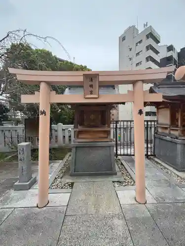 鶴見神社の{uncategorized: "未分類", other: "その他", undefined: "問題あり", building: "その他建物", grave: "お墓", sacred_gate: "鳥居", guardian: "狛犬", statue: "像", buddha: "仏像", history: "歴史", nature: "自然", garden: "庭園", animal: "動物", pagoda: "塔", temizu: "手水舎", mountain_gate: "山門・神門", sanctuary: "本殿・本堂", subordinate: "末社・摂社", art: "芸術", scenery: "景色", jizo: "地蔵", ema: "絵馬", goshuin: "御朱印", omikuji: "おみくじ", items: "授与品その他", amulet: "お守り", goshuincho: "御朱印帳", eats: "食事", festival: "お祭り", votive_dance: "神楽", shichigosan: "七五三参", wedding: "結婚式", experience: "体験その他", initially: "初詣", around: "周辺", anti_infection: "感染症対策"}