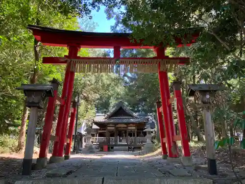 布施神社の鳥居