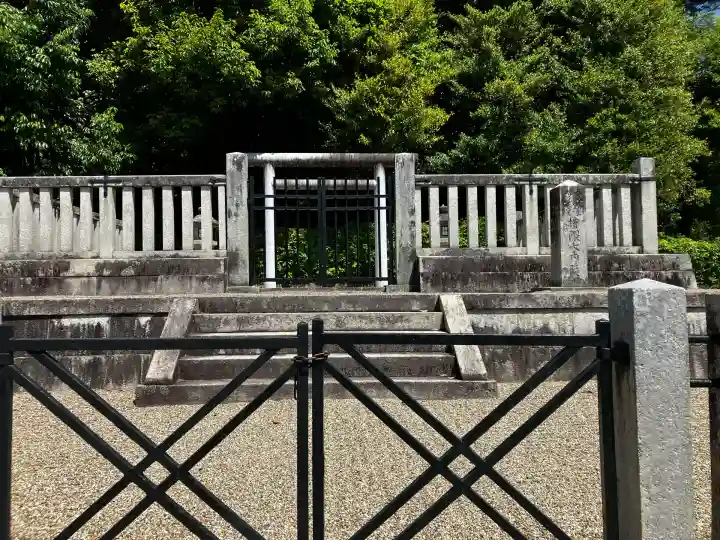 天武天皇・持統天皇陵(檜隈大内陵)(奈良県)