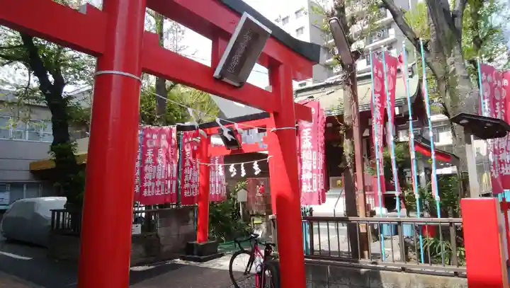 王森稲荷神社の鳥居