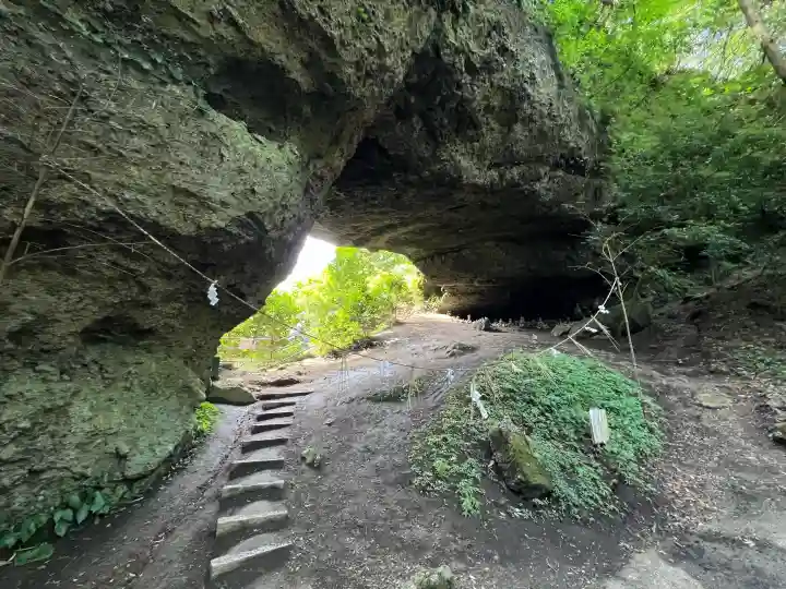 上色見熊野座神社の{uncategorized: "未分類", other: "その他", undefined: "問題あり", building: "その他建物", grave: "お墓", sacred_gate: "鳥居", guardian: "狛犬", statue: "像", buddha: "仏像", history: "歴史", nature: "自然", garden: "庭園", animal: "動物", pagoda: "塔", temizu: "手水舎", mountain_gate: "山門・神門", sanctuary: "本殿・本堂", subordinate: "末社・摂社", art: "芸術", scenery: "景色", jizo: "地蔵", ema: "絵馬", goshuin: "御朱印", omikuji: "おみくじ", items: "授与品その他", amulet: "お守り", goshuincho: "御朱印帳", eats: "食事", festival: "お祭り", votive_dance: "神楽", shichigosan: "七五三参", wedding: "結婚式", experience: "体験その他", initially: "初詣", around: "周辺", anti_infection: "感染症対策"}