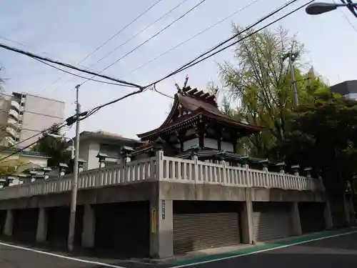 鳥越神社の本殿・本堂