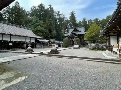 馬見岡綿向神社の{uncategorized: "未分類", other: "その他", undefined: "問題あり", building: "その他建物", grave: "お墓", sacred_gate: "鳥居", guardian: "狛犬", statue: "像", buddha: "仏像", history: "歴史", nature: "自然", garden: "庭園", animal: "動物", pagoda: "塔", temizu: "手水舎", mountain_gate: "山門・神門", sanctuary: "本殿・本堂", subordinate: "末社・摂社", art: "芸術", scenery: "景色", jizo: "地蔵", ema: "絵馬", goshuin: "御朱印", omikuji: "おみくじ", items: "授与品その他", amulet: "お守り", goshuincho: "御朱印帳", eats: "食事", festival: "お祭り", votive_dance: "神楽", shichigosan: "七五三参", wedding: "結婚式", experience: "体験その他", initially: "初詣", around: "周辺", anti_infection: "感染症対策"}