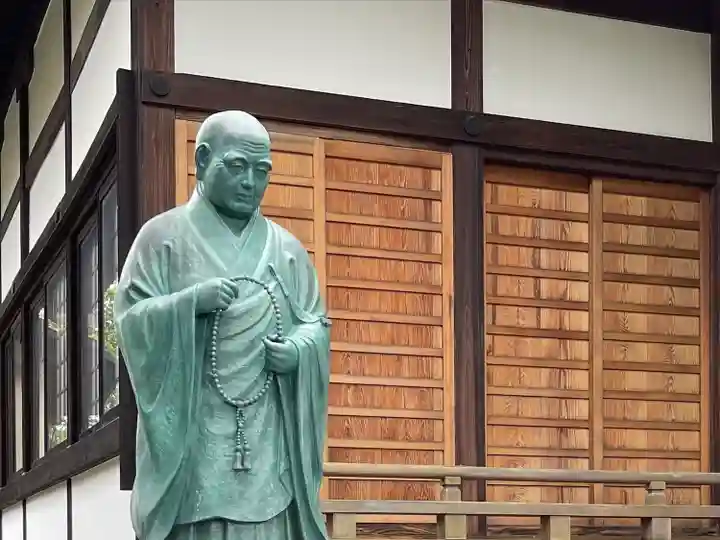 一華院大蓮寺の像