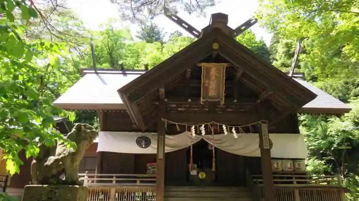 春日山神社の本殿・本堂