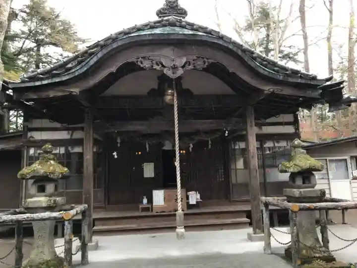諏訪神社の本殿・本堂