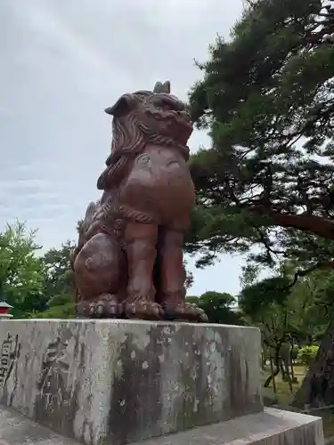 白山神社の狛犬