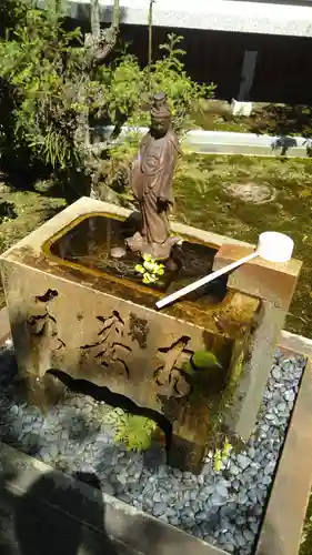 安養寺の手水舎