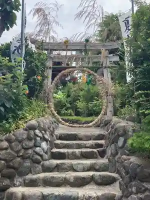 横浜御嶽神社の鳥居
