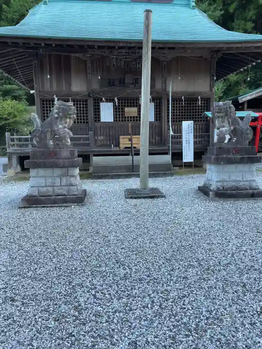 吾那神社の本殿・本堂