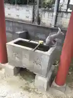 六実稲荷神社の手水舎