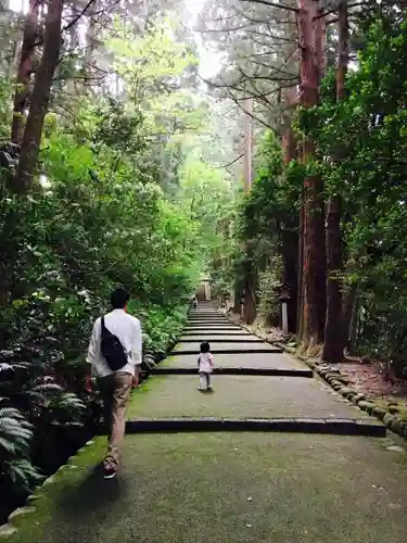 白山比咩神社の建物その他