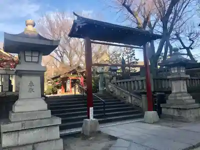 待乳山聖天(本龍院)の山門・神門