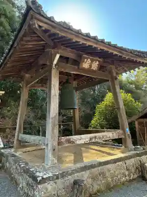 本立寺の{uncategorized: "未分類", other: "その他", undefined: "問題あり", building: "その他建物", grave: "お墓", sacred_gate: "鳥居", guardian: "狛犬", statue: "像", buddha: "仏像", history: "歴史", nature: "自然", garden: "庭園", animal: "動物", pagoda: "塔", temizu: "手水舎", mountain_gate: "山門・神門", sanctuary: "本殿・本堂", subordinate: "末社・摂社", art: "芸術", scenery: "景色", jizo: "地蔵", ema: "絵馬", goshuin: "御朱印", omikuji: "おみくじ", items: "授与品その他", amulet: "お守り", goshuincho: "御朱印帳", eats: "食事", festival: "お祭り", votive_dance: "神楽", shichigosan: "七五三参", wedding: "結婚式", experience: "体験その他", initially: "初詣", around: "周辺", anti_infection: "感染症対策"}