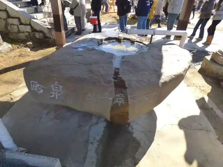 十二所神社(大子町大子)の手水舎