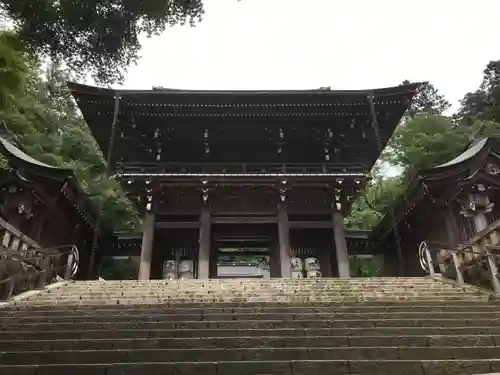 伊奈波神社の山門