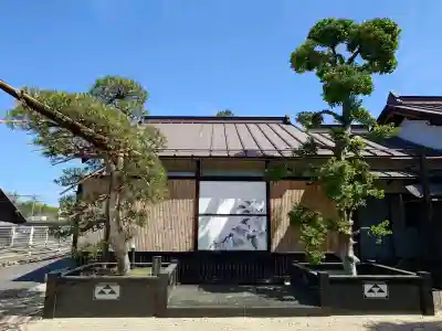少林寺の{uncategorized: "未分類", other: "その他", undefined: "問題あり", building: "その他建物", grave: "お墓", sacred_gate: "鳥居", guardian: "狛犬", statue: "像", buddha: "仏像", history: "歴史", nature: "自然", garden: "庭園", animal: "動物", pagoda: "塔", temizu: "手水舎", mountain_gate: "山門・神門", sanctuary: "本殿・本堂", subordinate: "末社・摂社", art: "芸術", scenery: "景色", jizo: "地蔵", ema: "絵馬", goshuin: "御朱印", omikuji: "おみくじ", items: "授与品その他", amulet: "お守り", goshuincho: "御朱印帳", eats: "食事", festival: "お祭り", votive_dance: "神楽", shichigosan: "七五三参", wedding: "結婚式", experience: "体験その他", initially: "初詣", around: "周辺", anti_infection: "感染症対策"}