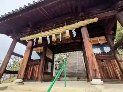鶴尾神社の山門・神門