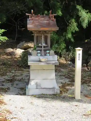 室生龍穴神社の末社