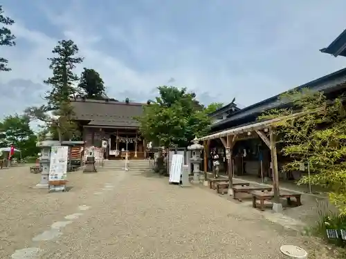 二柱神社の{uncategorized: "未分類", other: "その他", undefined: "問題あり", building: "その他建物", grave: "お墓", sacred_gate: "鳥居", guardian: "狛犬", statue: "像", buddha: "仏像", history: "歴史", nature: "自然", garden: "庭園", animal: "動物", pagoda: "塔", temizu: "手水舎", mountain_gate: "山門・神門", sanctuary: "本殿・本堂", subordinate: "末社・摂社", art: "芸術", scenery: "景色", jizo: "地蔵", ema: "絵馬", goshuin: "御朱印", omikuji: "おみくじ", items: "授与品その他", amulet: "お守り", goshuincho: "御朱印帳", eats: "食事", festival: "お祭り", votive_dance: "神楽", shichigosan: "七五三参", wedding: "結婚式", experience: "体験その他", initially: "初詣", around: "周辺", anti_infection: "感染症対策"}