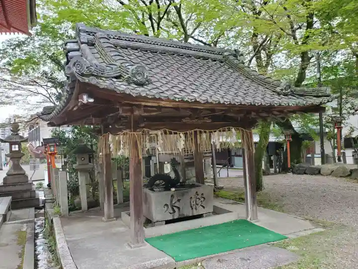 長等神社の手水舎