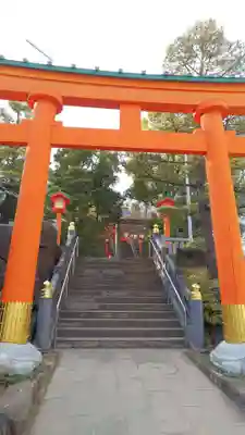 穴八幡宮の鳥居