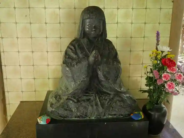 明王院(満願寺別院)の像