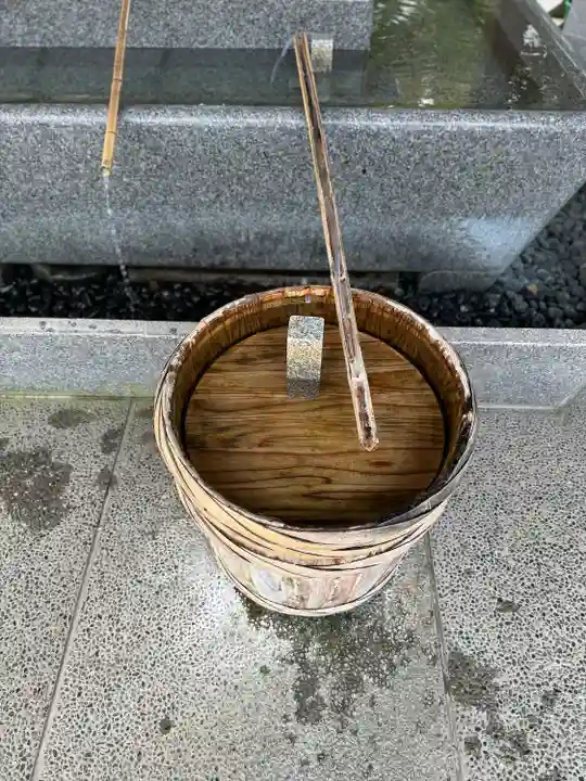 射水神社の手水舎