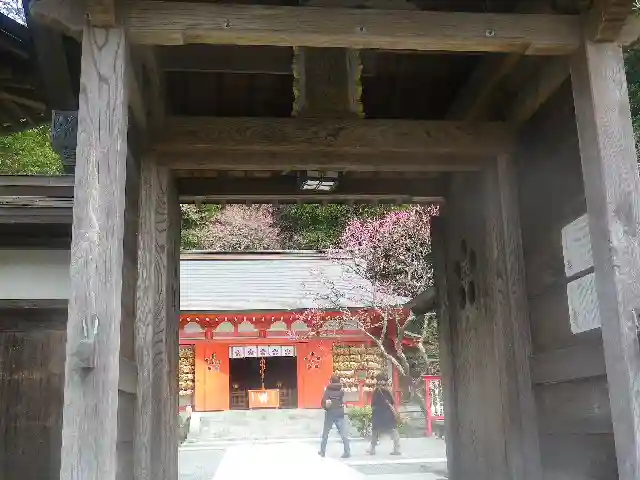 荏柄天神社の山門・神門