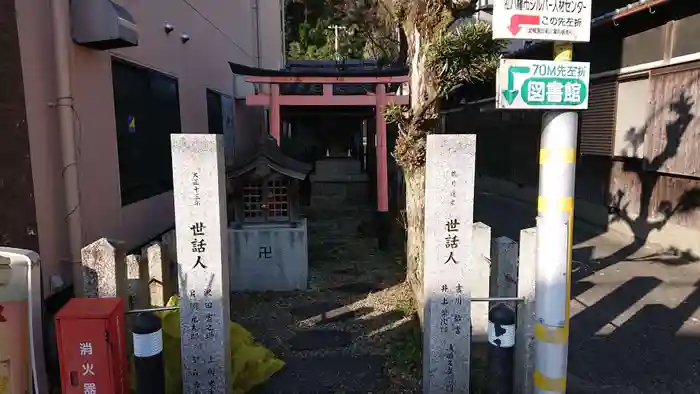 徳岡稲荷神社の鳥居