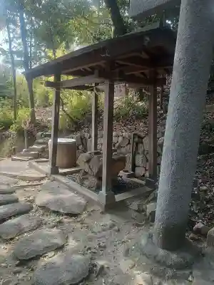 熊野神社の{uncategorized: "未分類", other: "その他", undefined: "問題あり", building: "その他建物", grave: "お墓", sacred_gate: "鳥居", guardian: "狛犬", statue: "像", buddha: "仏像", history: "歴史", nature: "自然", garden: "庭園", animal: "動物", pagoda: "塔", temizu: "手水舎", mountain_gate: "山門・神門", sanctuary: "本殿・本堂", subordinate: "末社・摂社", art: "芸術", scenery: "景色", jizo: "地蔵", ema: "絵馬", goshuin: "御朱印", omikuji: "おみくじ", items: "授与品その他", amulet: "お守り", goshuincho: "御朱印帳", eats: "食事", festival: "お祭り", votive_dance: "神楽", shichigosan: "七五三参", wedding: "結婚式", experience: "体験その他", initially: "初詣", around: "周辺", anti_infection: "感染症対策"}