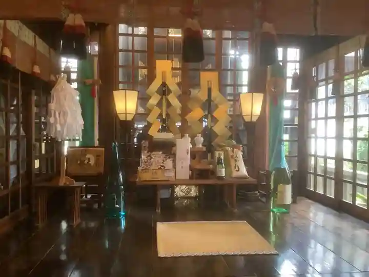 三輪神社の本殿・本堂