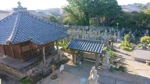 信楽寺の本殿・本堂