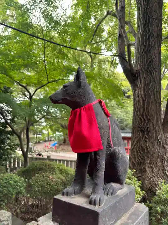 根津神社の{uncategorized: "未分類", other: "その他", undefined: "問題あり", building: "その他建物", grave: "お墓", sacred_gate: "鳥居", guardian: "狛犬", statue: "像", buddha: "仏像", history: "歴史", nature: "自然", garden: "庭園", animal: "動物", pagoda: "塔", temizu: "手水舎", mountain_gate: "山門・神門", sanctuary: "本殿・本堂", subordinate: "末社・摂社", art: "芸術", scenery: "景色", jizo: "地蔵", ema: "絵馬", goshuin: "御朱印", omikuji: "おみくじ", items: "授与品その他", amulet: "お守り", goshuincho: "御朱印帳", eats: "食事", festival: "お祭り", votive_dance: "神楽", shichigosan: "七五三参", wedding: "結婚式", experience: "体験その他", initially: "初詣", around: "周辺", anti_infection: "感染症対策"}