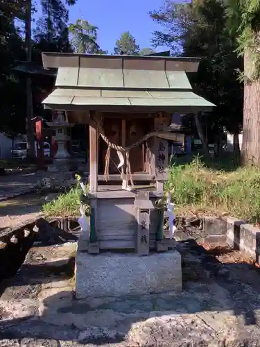 真木倉神社の末社