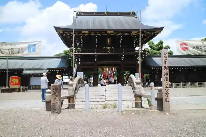 真清田神社の山門・神門