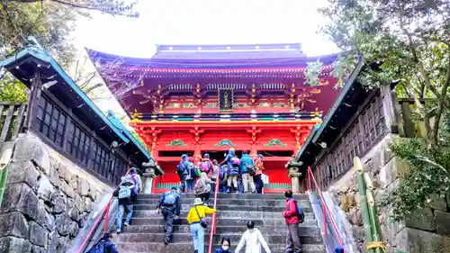 六所神社の山門