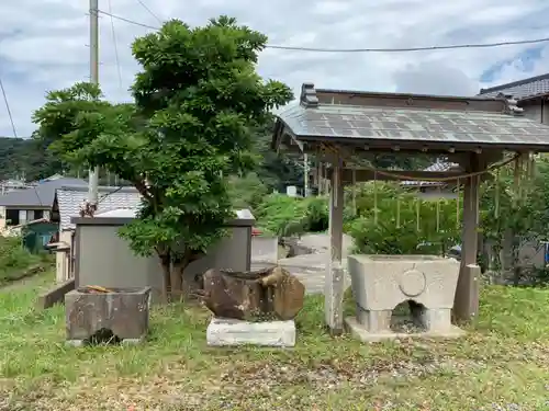春日神社の手水舎