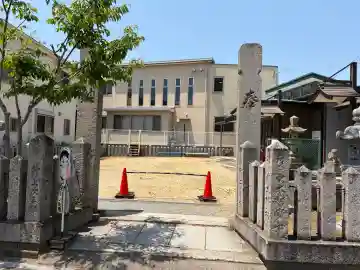 稲荷神社の{uncategorized: "未分類", other: "その他", undefined: "問題あり", building: "その他建物", grave: "お墓", sacred_gate: "鳥居", guardian: "狛犬", statue: "像", buddha: "仏像", history: "歴史", nature: "自然", garden: "庭園", animal: "動物", pagoda: "塔", temizu: "手水舎", mountain_gate: "山門・神門", sanctuary: "本殿・本堂", subordinate: "末社・摂社", art: "芸術", scenery: "景色", jizo: "地蔵", ema: "絵馬", goshuin: "御朱印", omikuji: "おみくじ", items: "授与品その他", amulet: "お守り", goshuincho: "御朱印帳", eats: "食事", festival: "お祭り", votive_dance: "神楽", shichigosan: "七五三参", wedding: "結婚式", experience: "体験その他", initially: "初詣", around: "周辺", anti_infection: "感染症対策"}