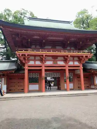 武蔵一宮氷川神社の山門・神門