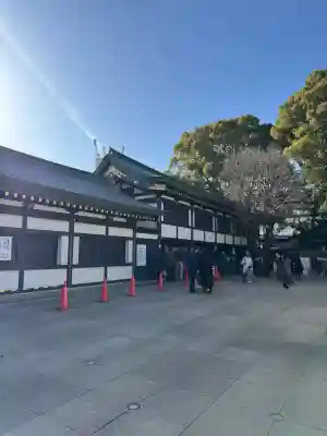 穴八幡宮の{uncategorized: "未分類", other: "その他", undefined: "問題あり", building: "その他建物", grave: "お墓", sacred_gate: "鳥居", guardian: "狛犬", statue: "像", buddha: "仏像", history: "歴史", nature: "自然", garden: "庭園", animal: "動物", pagoda: "塔", temizu: "手水舎", mountain_gate: "山門・神門", sanctuary: "本殿・本堂", subordinate: "末社・摂社", art: "芸術", scenery: "景色", jizo: "地蔵", ema: "絵馬", goshuin: "御朱印", omikuji: "おみくじ", items: "授与品その他", amulet: "お守り", goshuincho: "御朱印帳", eats: "食事", festival: "お祭り", votive_dance: "神楽", shichigosan: "七五三参", wedding: "結婚式", experience: "体験その他", initially: "初詣", around: "周辺", anti_infection: "感染症対策"}