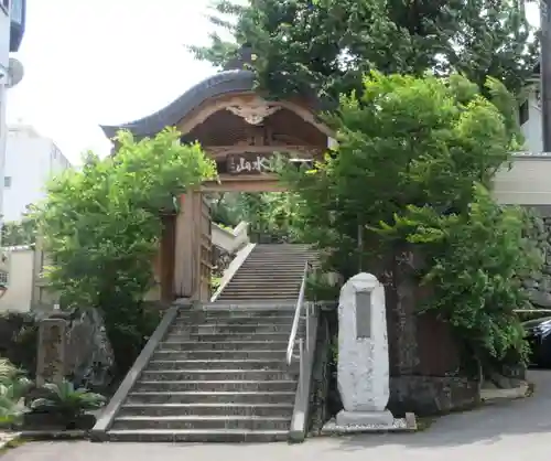 温泉寺の山門