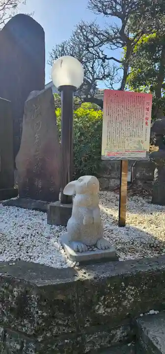 赤羽八幡神社の{uncategorized: "未分類", other: "その他", undefined: "問題あり", building: "その他建物", grave: "お墓", sacred_gate: "鳥居", guardian: "狛犬", statue: "像", buddha: "仏像", history: "歴史", nature: "自然", garden: "庭園", animal: "動物", pagoda: "塔", temizu: "手水舎", mountain_gate: "山門・神門", sanctuary: "本殿・本堂", subordinate: "末社・摂社", art: "芸術", scenery: "景色", jizo: "地蔵", ema: "絵馬", goshuin: "御朱印", omikuji: "おみくじ", items: "授与品その他", amulet: "お守り", goshuincho: "御朱印帳", eats: "食事", festival: "お祭り", votive_dance: "神楽", shichigosan: "七五三参", wedding: "結婚式", experience: "体験その他", initially: "初詣", around: "周辺", anti_infection: "感染症対策"}