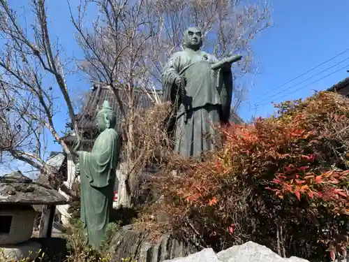 高明寺の像