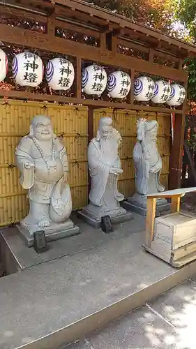 中野沼袋氷川神社の像