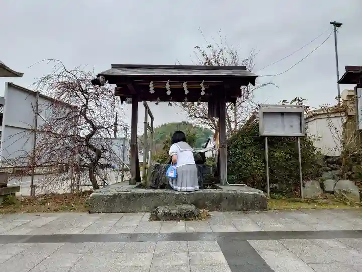 飛鳥坐神社の手水舎