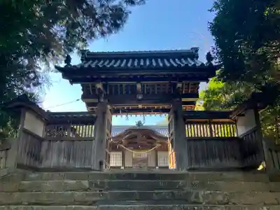 鶴山八幡宮の山門・神門