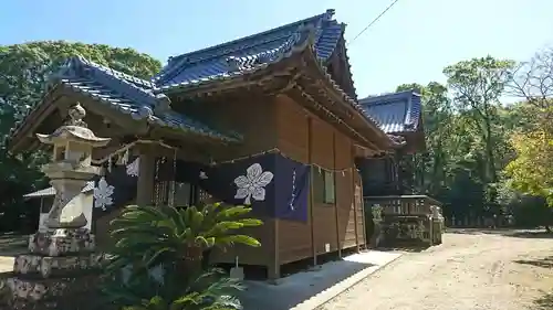 大島子諏訪神社の本殿