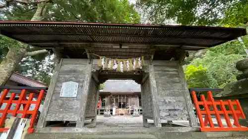 登米神社の山門